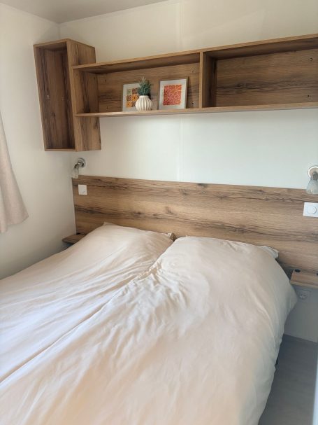 slaapkamer 2 persoon bed.